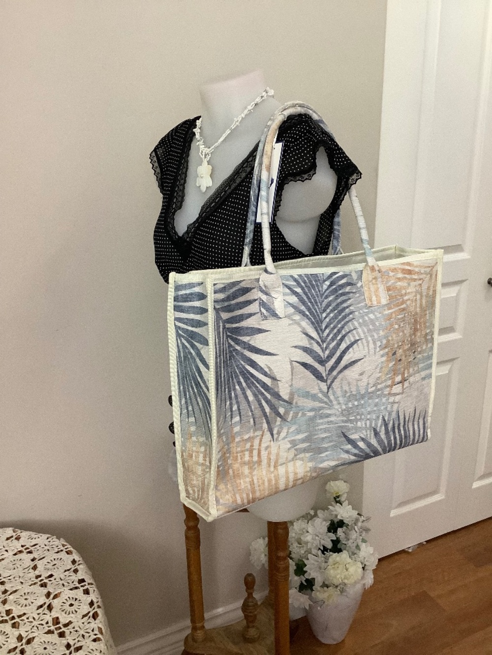 NWT Tommy Bahama Tote